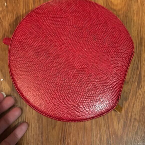 Wolf designs red leather jewelry holder case traveling round vintage - Picture 7 of 8